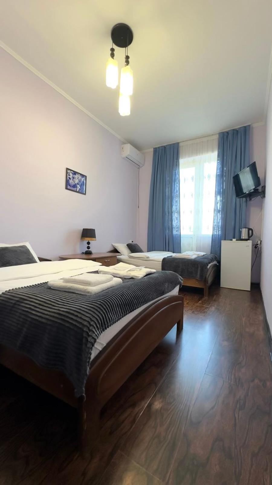 Europa Hotel-Koetaisi Buitenkant foto