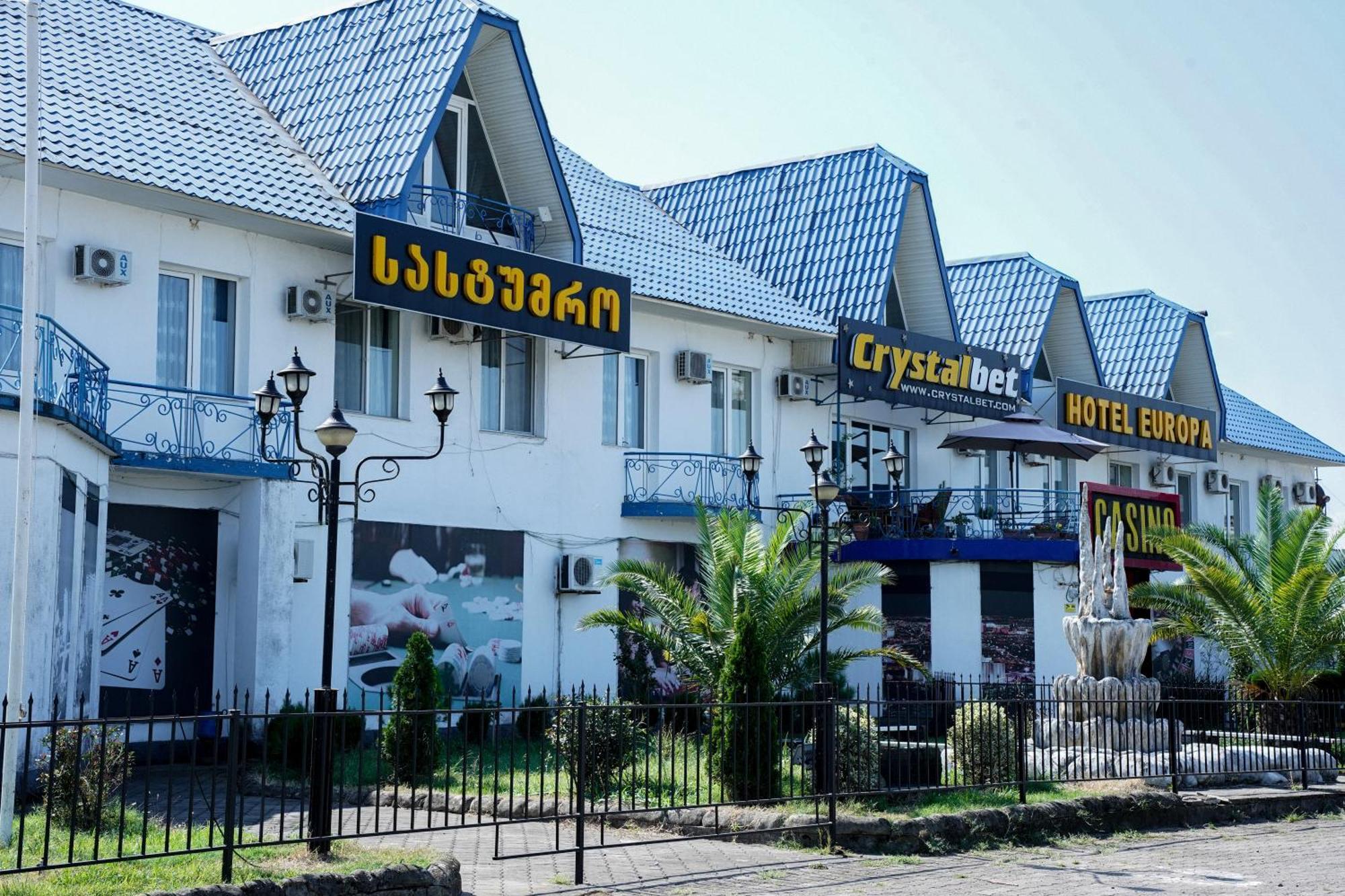 Europa Hotel-Koetaisi Buitenkant foto