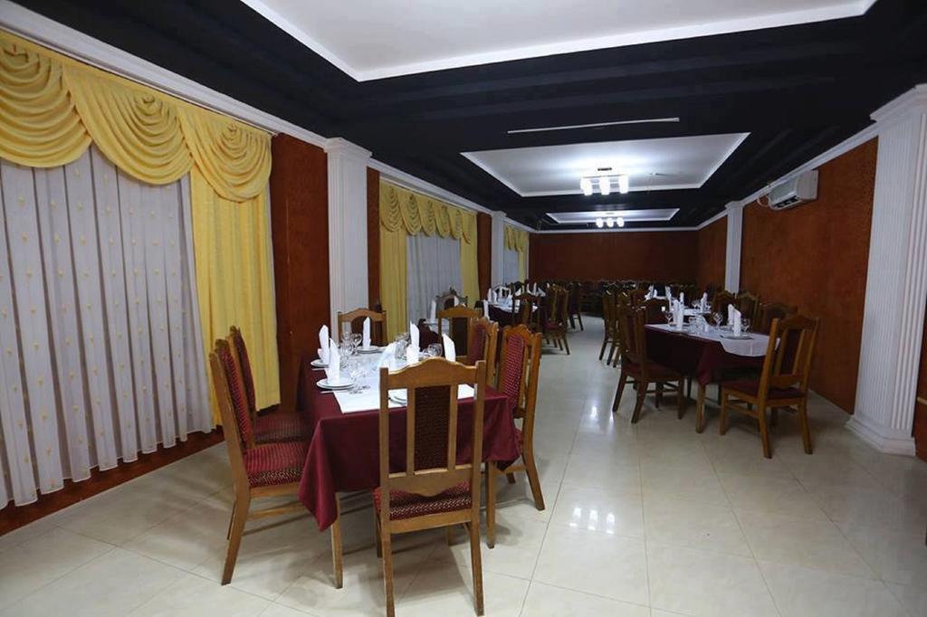 Europa Hotel-Koetaisi Buitenkant foto